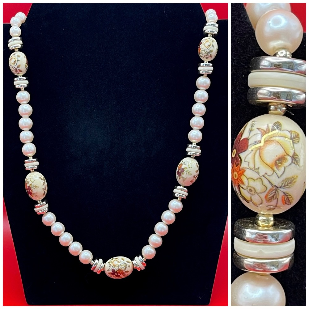 Vintage Faux Pearl Floral Bead Statement Station Necklace Cream Gold Tone 28"